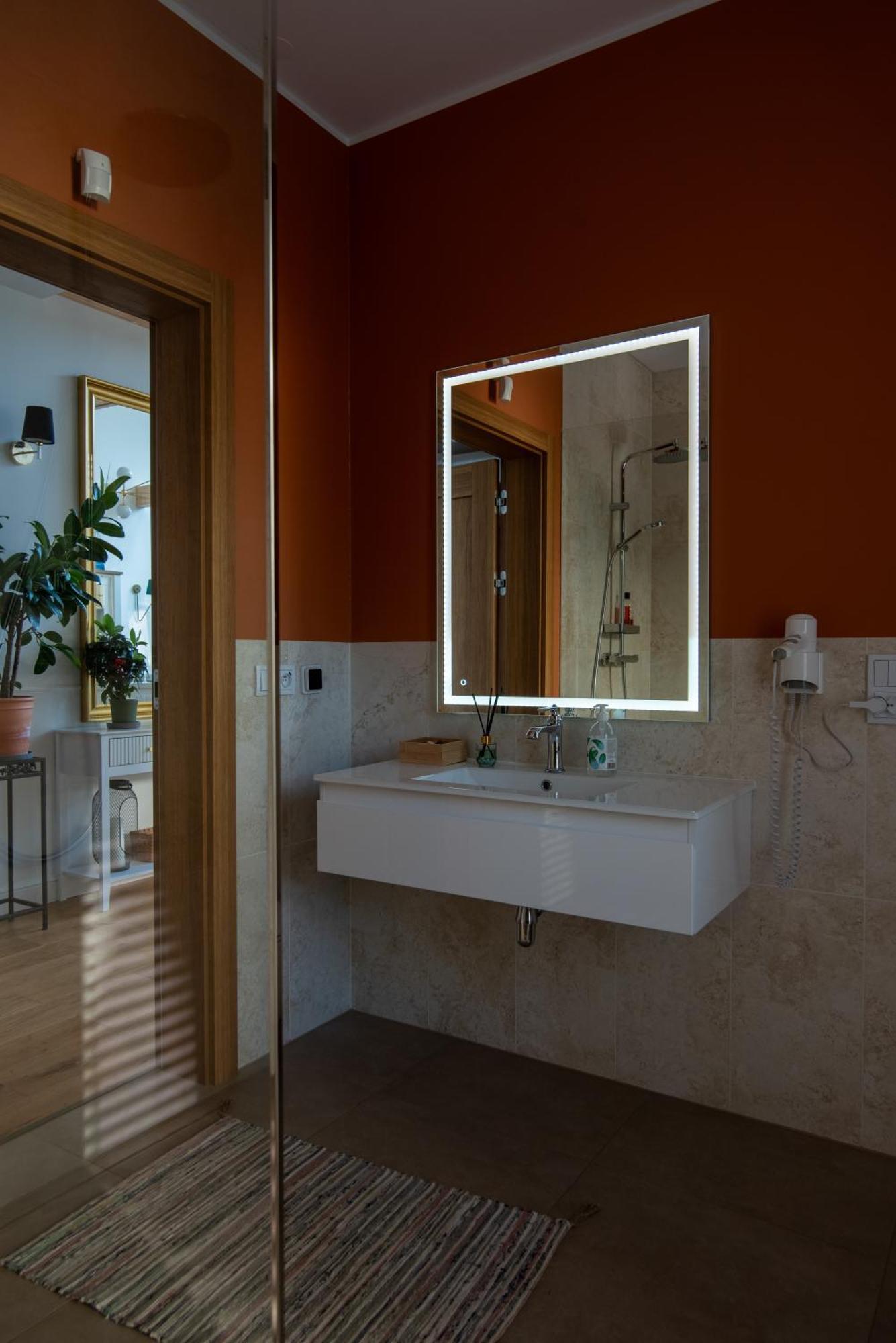 Leo House Villa *